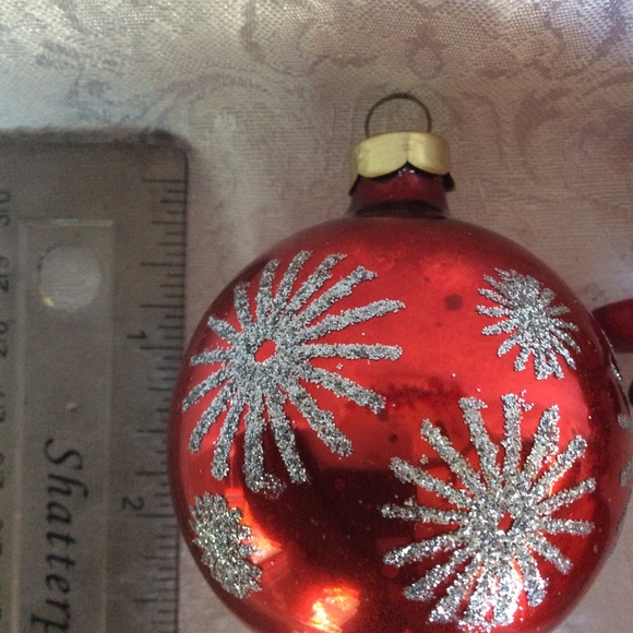 Vintage Red Christmas Ornaments- Set if 3 Pyramid - Picture 10 of 11